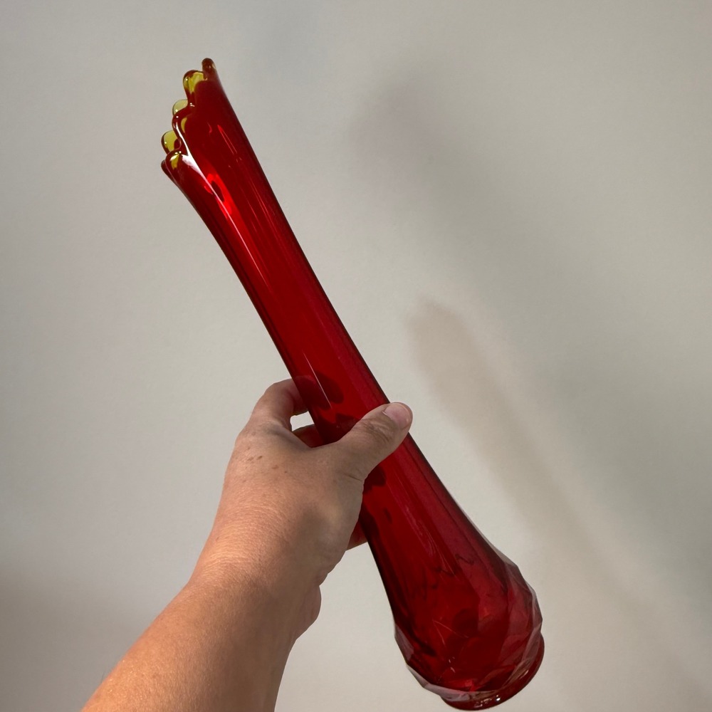 Vintage LE Smith Flame Amberina Swung Vase Uranium Glass UV Glow 14"